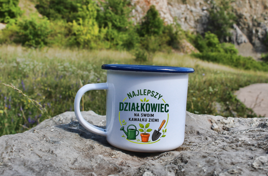 Kubek emaliowany biały z nadrukiem „Najlepszy działkowiec na swoim kawałku ziemi” – ogród, działka #4