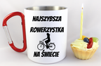 Kubek biały z czerwonym karabińczykiem i nadrukiem „Najszybsza rowerzystka na świecie” – dla rowerzystki #8