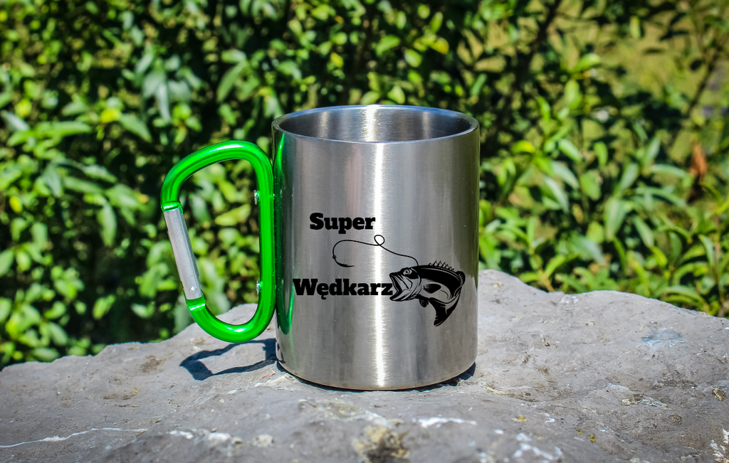 Kubek metalowy 300 ml z zielonym karabińczykiem i nadrukiem "Super Wędkarz" – wędkarstwo #5