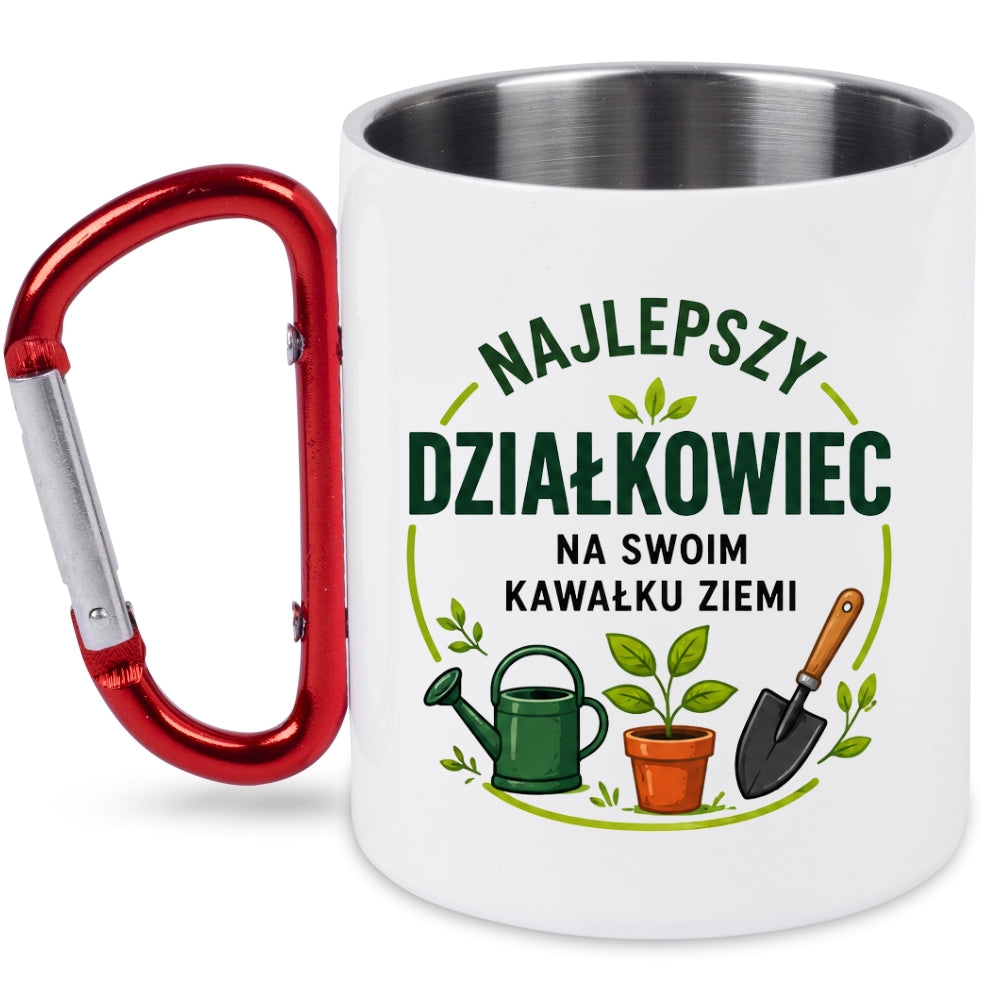 Kubek biały z czerwonym karabińczykiem „Najlepszy działkowiec na swoim kawałku ziemi” – działka, ogród #4