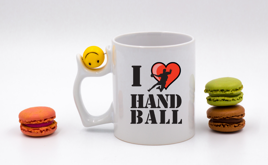 Kubek z piłką i grafiką serca z piłkarzem oraz napisem "I LOVE HANDBALL" #2
