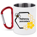 Kubek biały z czerwonym karabińczykiem i nadrukiem „Najlepszy pszczelarz” – pszczelarstwo #12