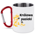 Kubek biały z czerwonym karabińczykiem i nadrukiem „Królowa pasieki” – pszczelarstwo #9
