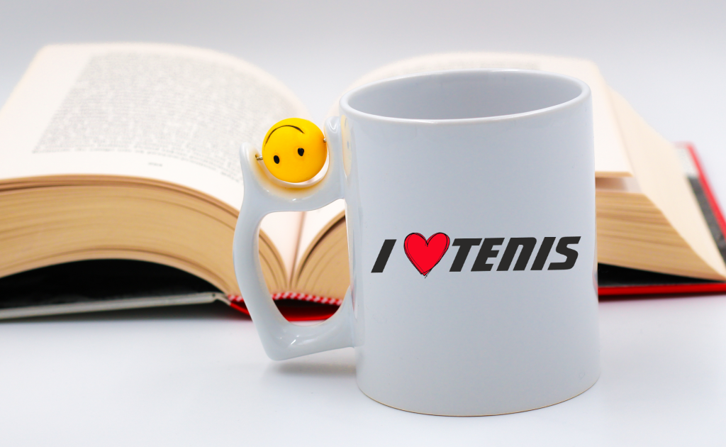 Kubek z piłką i grafiką: I LOVE TENIS #1