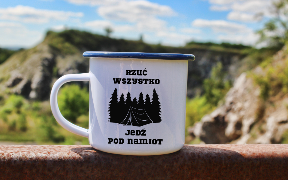 Kubek emaliowany biały z nadrukiem „Rzuć wszystko, jedź pod namiot” – camping, namioty #9