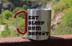 Kubek z czerwonym karabińczykiem i nadrukiem "Eat Sleep Gym Repeat" – na siłownię #6