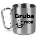 Kubek ze srebrnym karabińczykiem i nadrukiem „Gruba ryba” – wędkarstwo #11