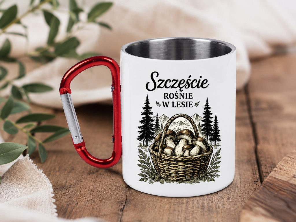 Kubek biały z czerwonym karabińczykiem „Szczęście rośnie w lesie” – na grzyby, do lasu #8