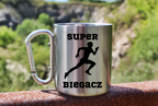 Kubek ze srebrnym karabińczykiem – z nadrukiem "Super Biegacz" – bieganie #7