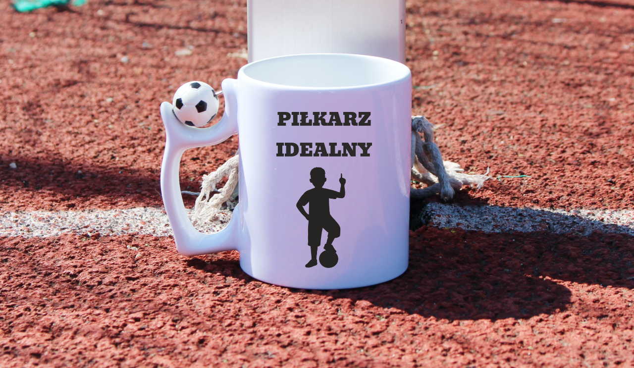Kubek z piłką i nadrukiem "Piłkarz Idealny" – piłka nożna #9