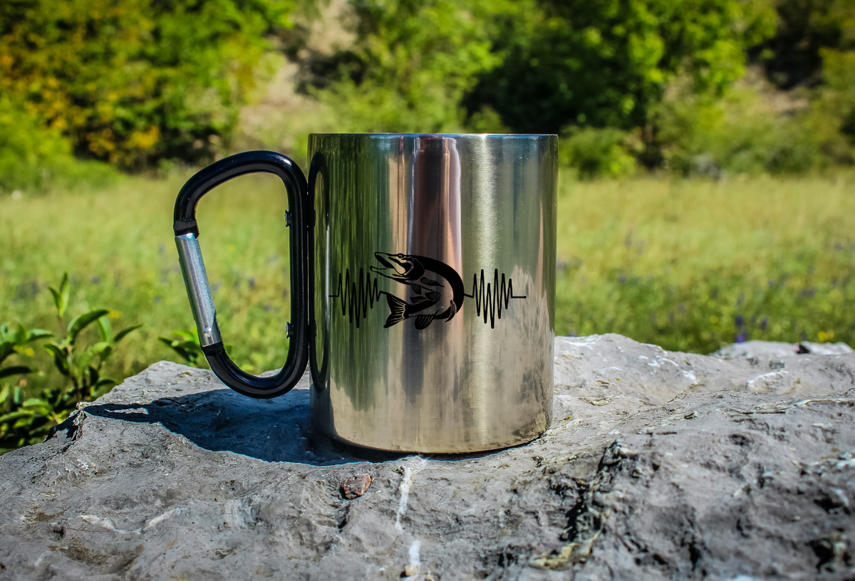 Kubek metalowy 300 ml z czarnym karabińczykiem i wędkarskie EKG, linia życia #2