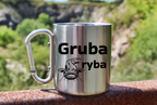 Kubek ze srebrnym karabińczykiem i nadrukiem „Gruba ryba” – wędkarstwo #11