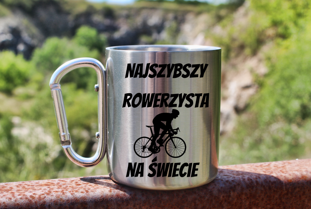 Kubek ze srebrnym karabińczykiem z nadrukiem „Najszybszy rowerzysta na świecie” – dla rowerzysty #12
