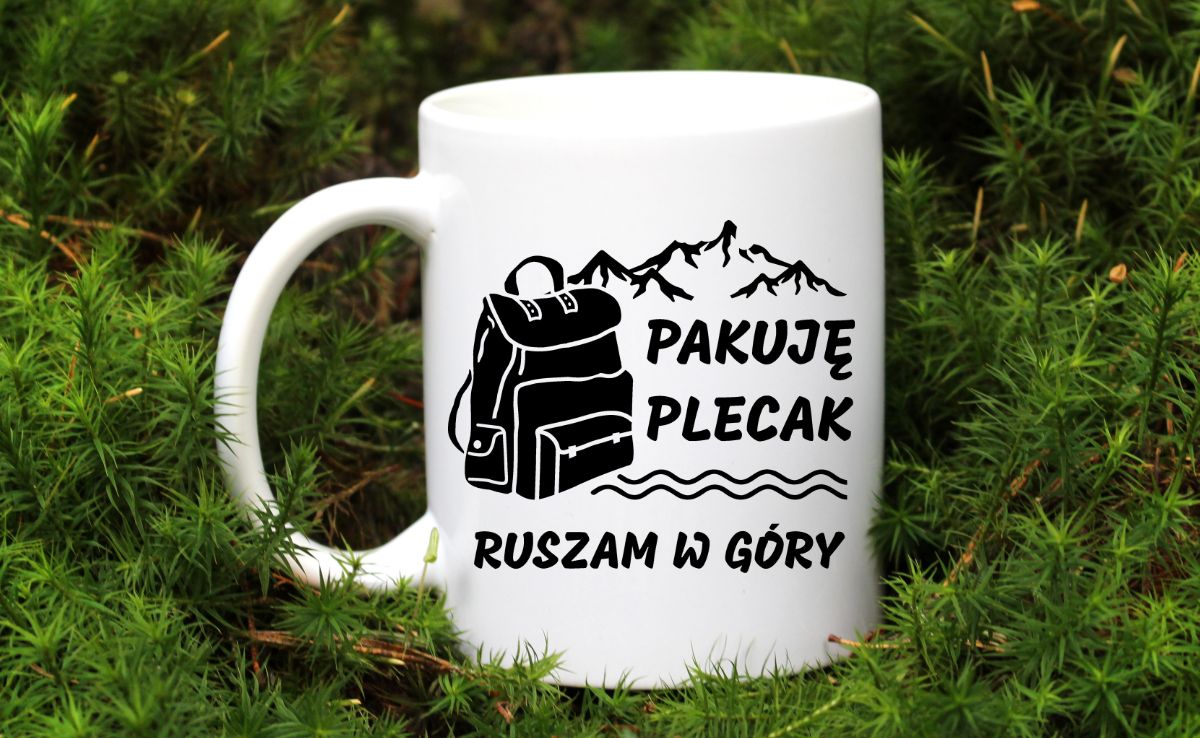 Kubek biały z nadrukiem „Pakuję plecak, ruszam w góry” #3
