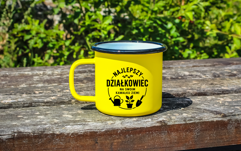 Kubek emaliowany żółty z nadrukiem „Najlepszy działkowiec na swoim kawałku ziemi” – działka, ogród #9