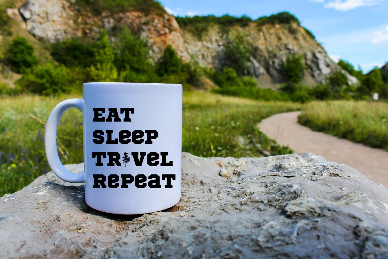 Kubek biały z nadrukiem „Eat Sleep Travel Repeat” – podróż, trekking #6