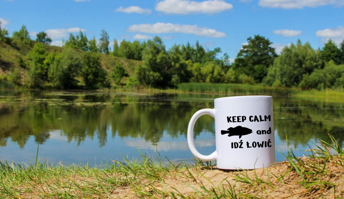 Kubek biały z nadrukiem: "KEEP CALM and IDŹ ŁOWIĆ" - wędkarstwo #6