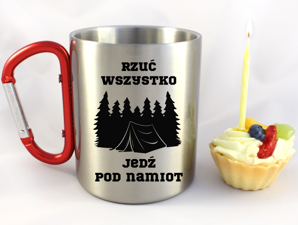Kubek z czerwonym karabińczykiem i nadrukiem „Rzuć wszystko, jedź pod namiot” – namioty, camping #9