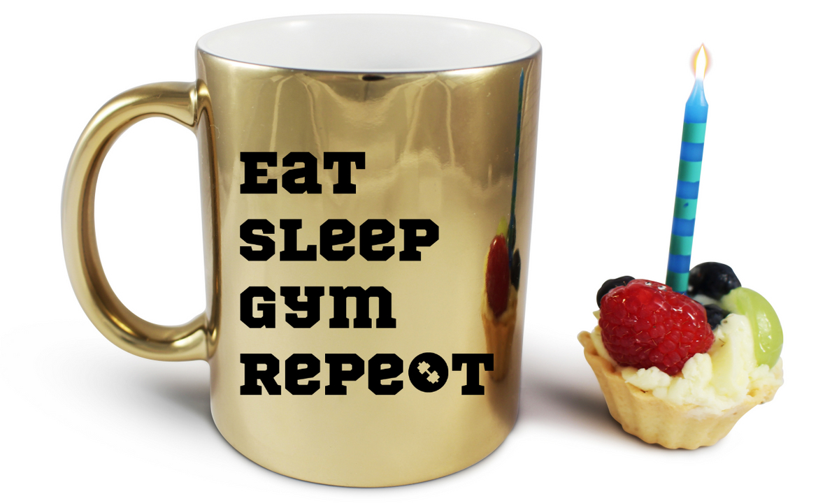 Kubek złoty prezent z nadrukiem „Eat Sleep Gym Repeat” – siłownia #7