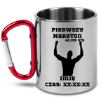 Kubek z czerwonym karabińczykiem – pamiątka po maratonie – bieganie #10
