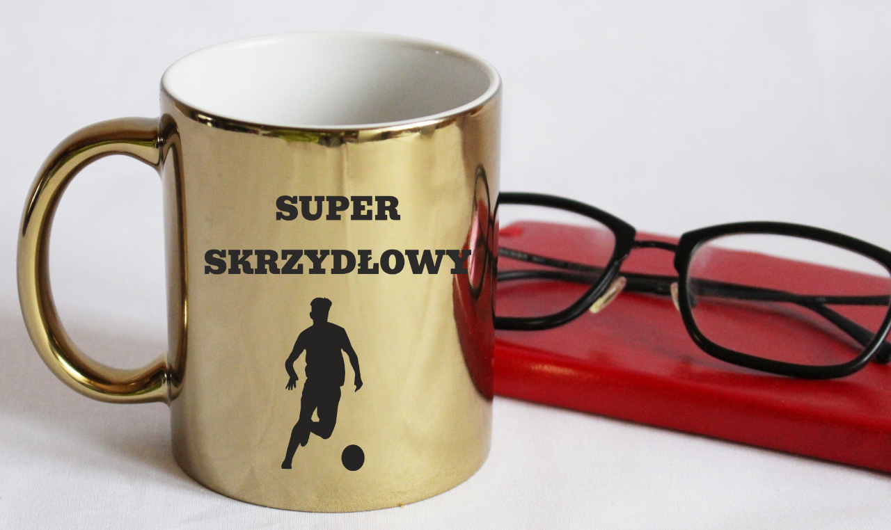 Kubek biały z nadrukiem "Super Skrzydłowy" – piłka nożna #9