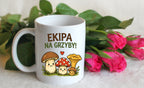 Kubek biały z nadrukiem „Ekipa na grzyby” i grafiką grzybów #11