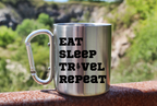 Kubek karabińczyk srebrny z nadrukiem „Eat Sleep Travel Repeat” – podróże, przygoda #5