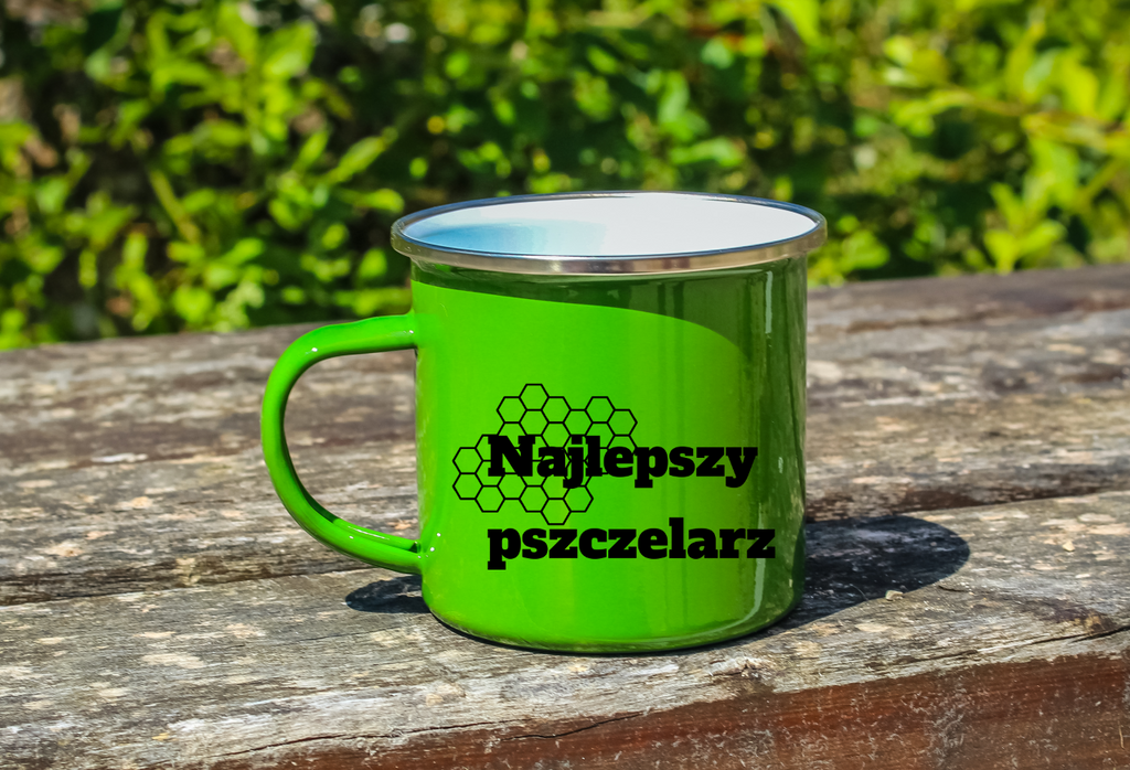 Kubek zielony emaliowany z nadrukiem „Najlepsza Pszczelarz” – pszczelarstwo #4