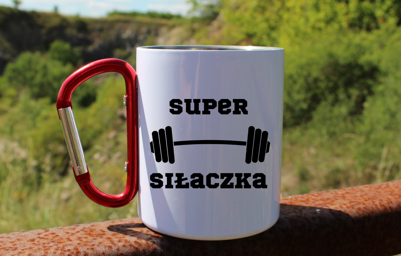 Kubek biały z czerwonym karabińczykiem i nadrukiem „Super Siłaczka” – na siłownię #2