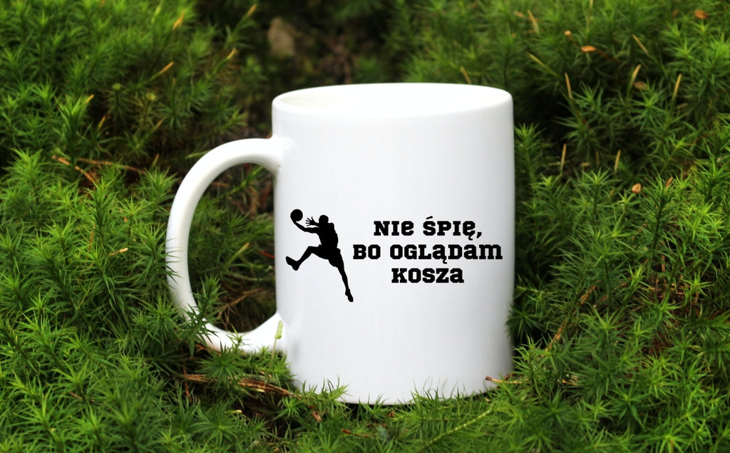 Kubek biały z nadrukiem "Nie śpię, bo oglądam kosza" – koszykówka #7