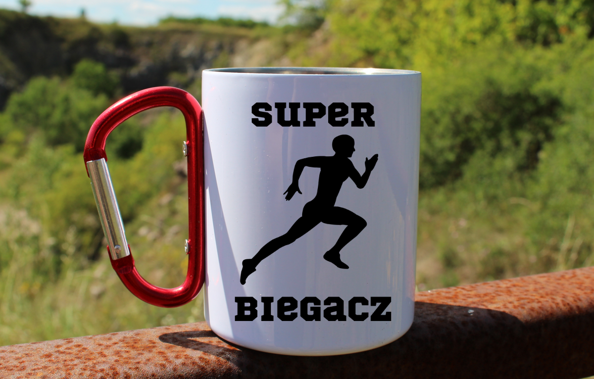 Kubek biały z czerwonym karabińczykiem z nadrukiem "Super Biegacz" – bieganie #7