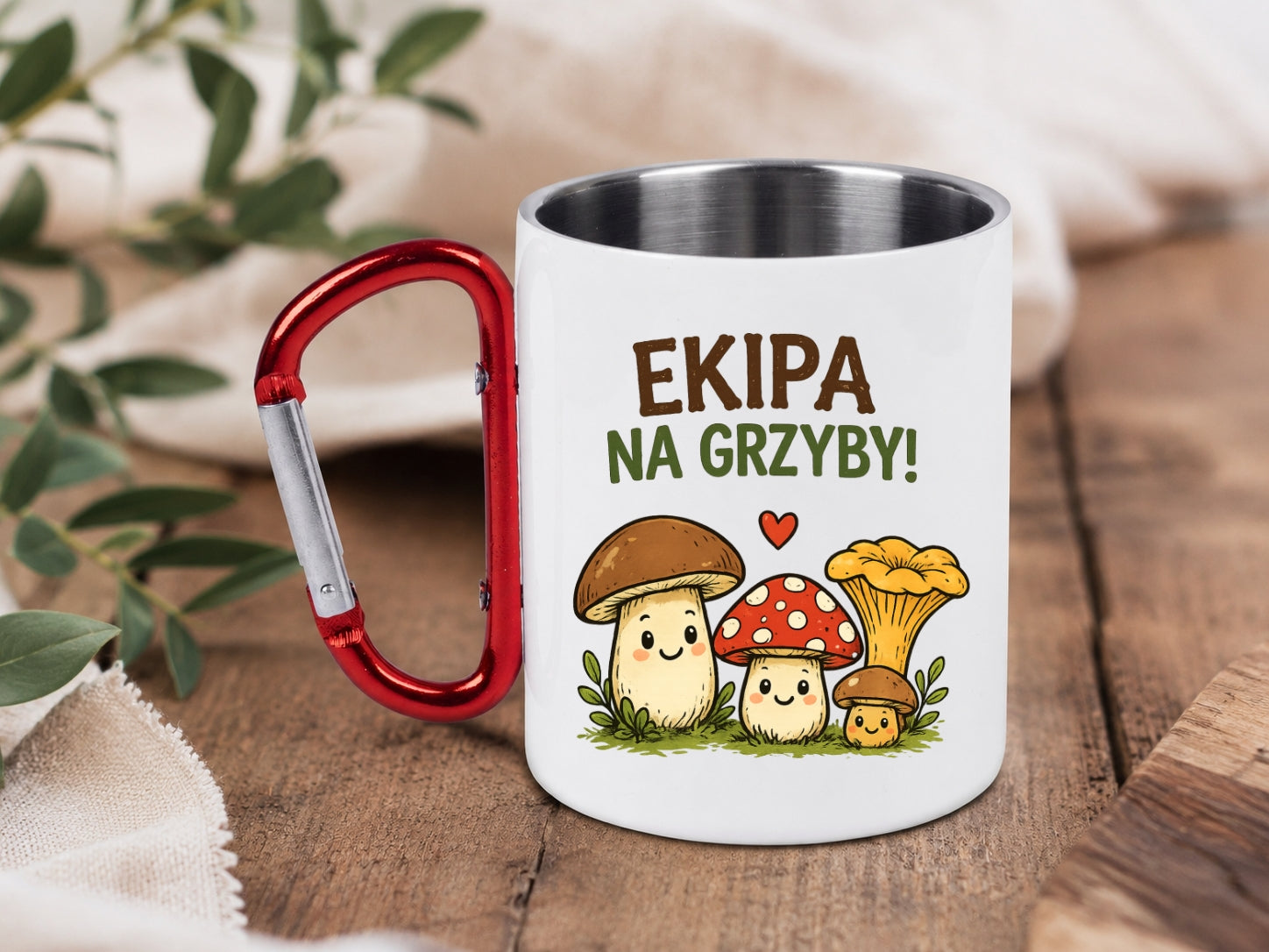 Kubek biały z czerwonym karabińczykiem „Ekipa na grzyby” –  #11