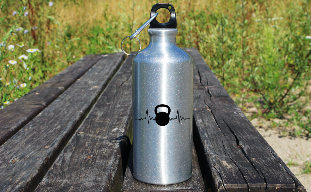 Butelka srebrna 500 ml z grafiką kettlebella i linią życia – na siłownię #4