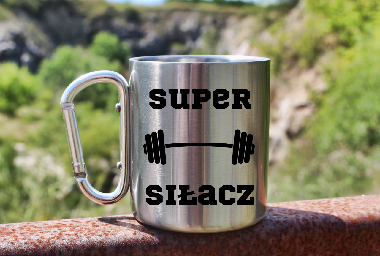 Kubek metalowy srebrny z karabińczykiem i nadrukiem „Super Siłacz” – na siłownię #3
