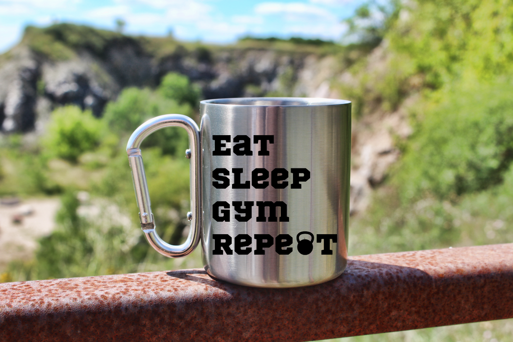Kubek metalowy srebrny z karabińczykiem i nadrukiem "Eat Sleep Gym Repeat" – na siłownię #6