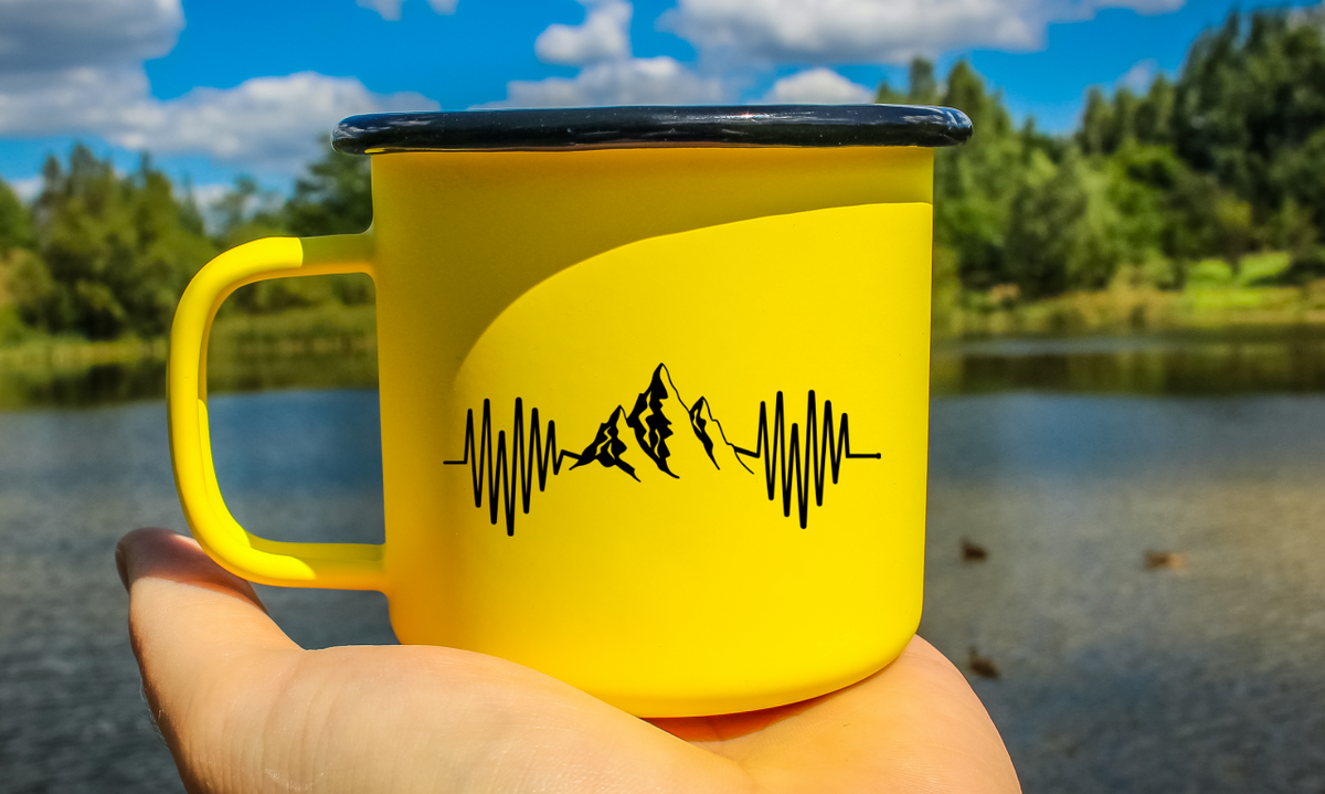 Kubek emaliowany żółty z grafiką górskie EKG, linia życia – góry #9