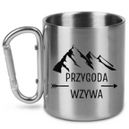 Kubek ze srebrnym karabińczykiem, nadruk "Przygoda wzywa" - podróż, trekking #3
