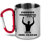 Kubek z czerwonym karabińczykiem pamiątka po półmaratonie – bieganie #9