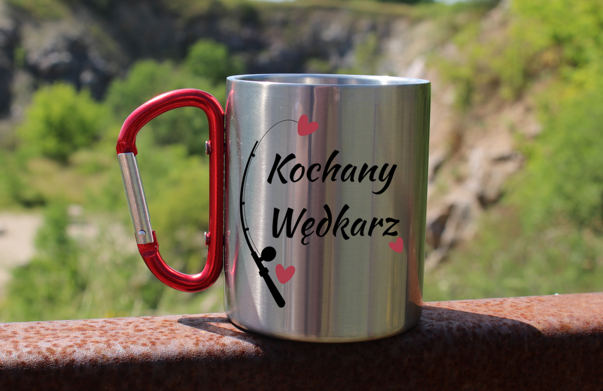 Kubek z czerwonym karabińczykiem i nadrukiem "Kochany Wędkarz" - wędkarstwo #2