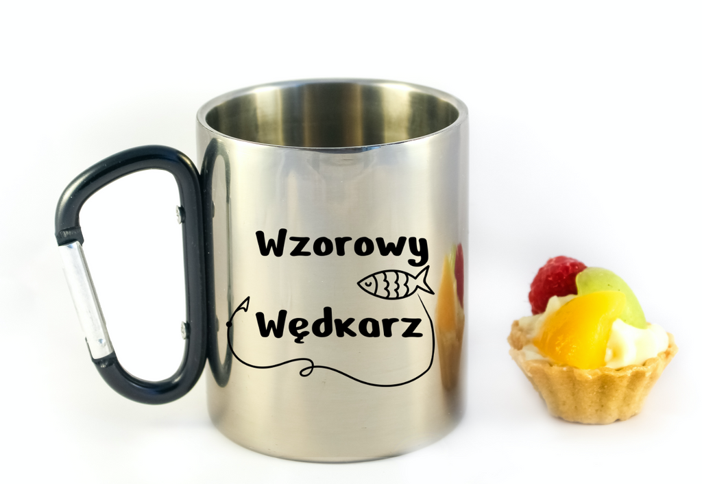Kubek metalowy 300 ml z czarnym karabińczykiem i nadrukiem „Wzorowy Wędkarz” #1