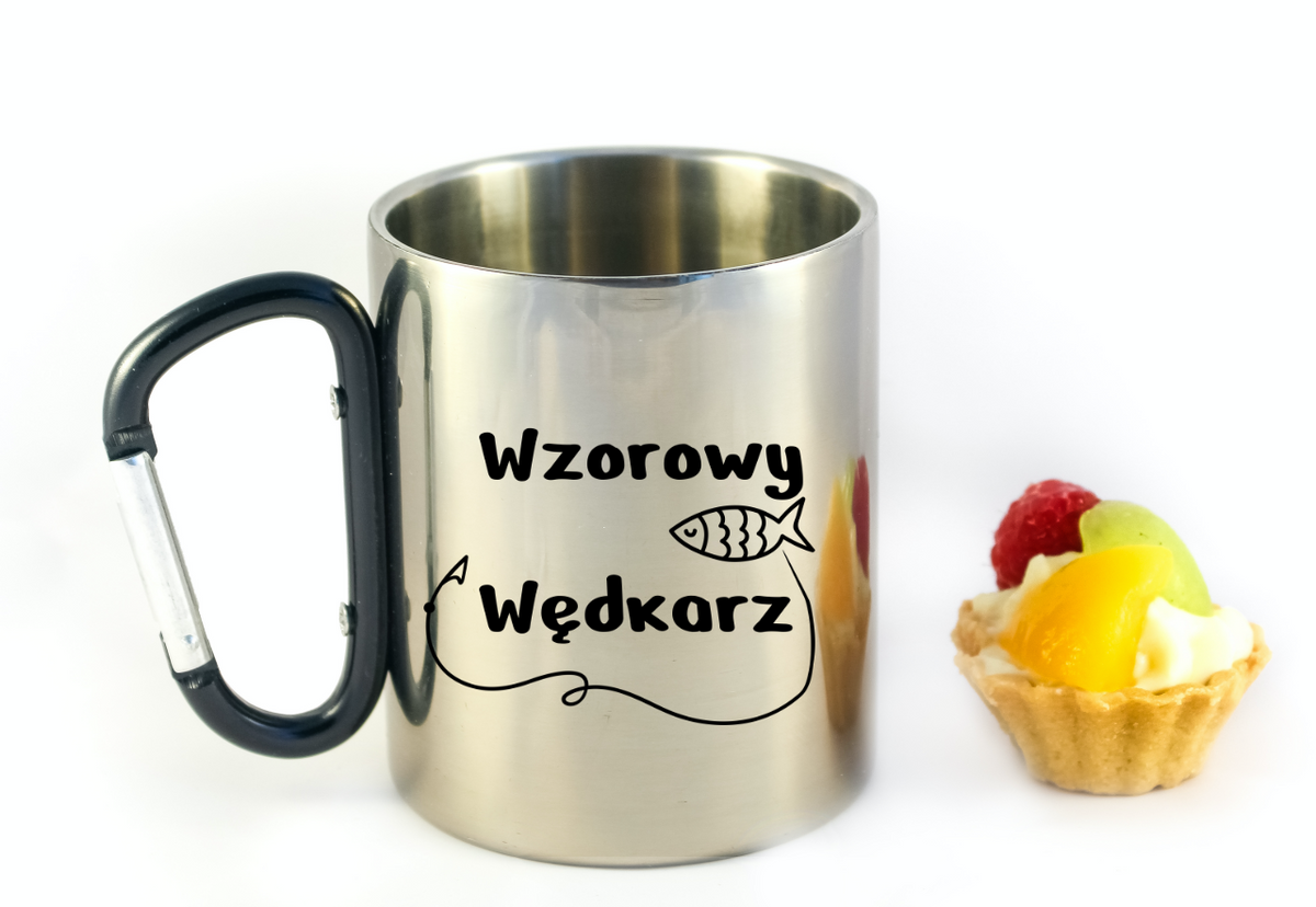 Kubek metalowy 300 ml z czarnym karabińczykiem i nadrukiem „Wzorowy Wędkarz” #1